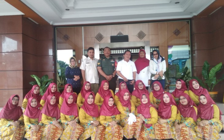 Sertu Supangkat Dampingi Ibu-Ibu Kader PKK Kelurahan Perwira
