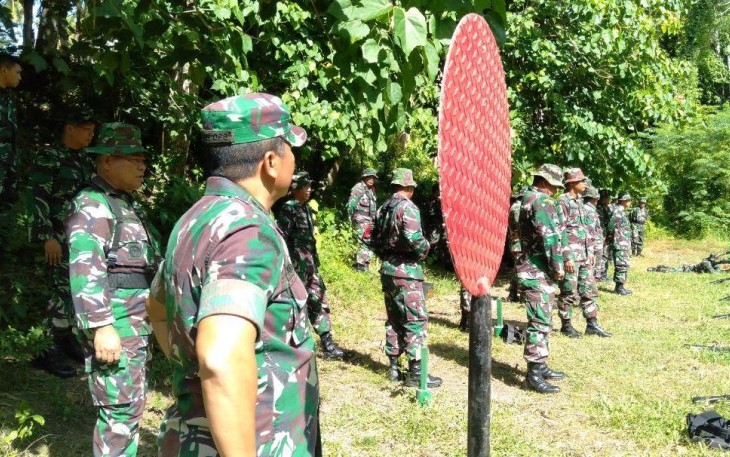 Tim Waslat Korem 131/Santiago Meninjau Kegiatan Latihan Menembakan Prajurit Kodim 1310/Bitung