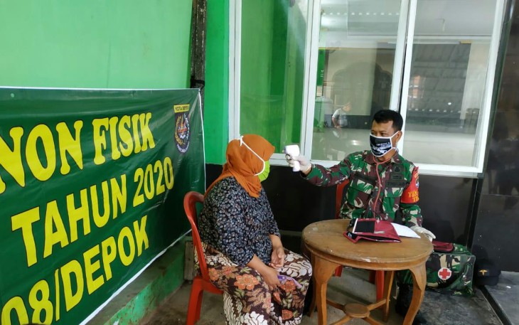 Warga Kali Baru Aminah Apresiasi Tim Kesehatan Lapangan TMMD ke 107