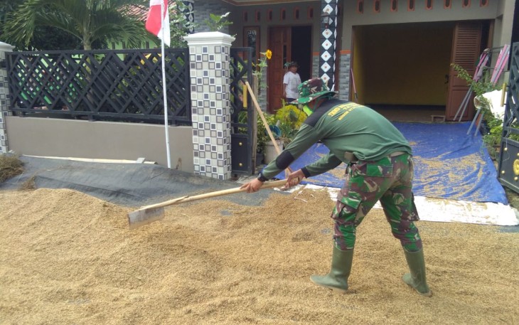 Anggota Satgas Masih Berbuat Kebaikan