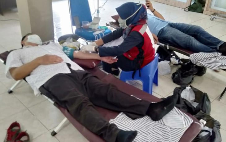 Donor Darah PMI Diikuti Para Jurnalis dari IWO Pesawaran