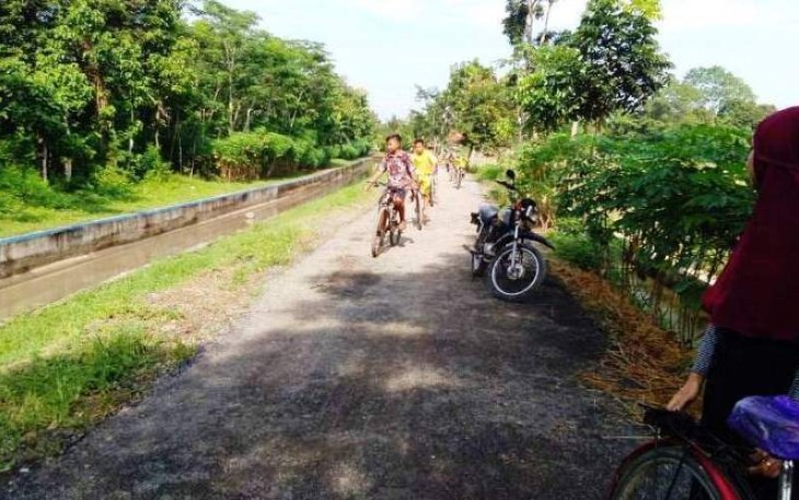Anak-Anak Desa Jugalah Yang Terfasilitasi Aspal TMMD Reguler Pekalongan