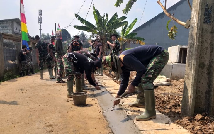 Pekerjaan Saluran Jalan Muhari Dikebut 49 Orang