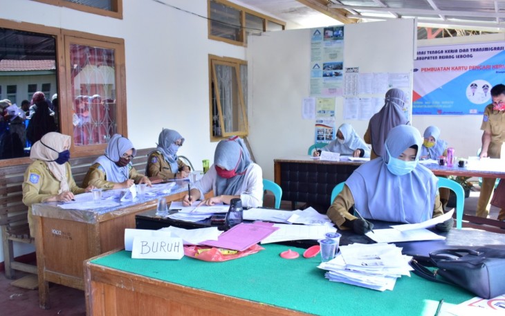 Dinas Tenaga Kerja dan Transmigrasi Kabupaten Rejang Lebong Buka Posko Pendampingan Bagi Pendaftar Kartu Pra Kerja 