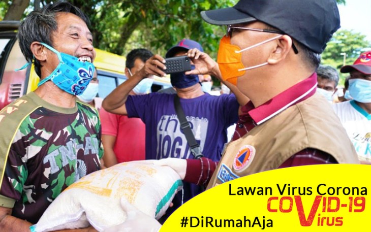 Gubernur Bengkulu Rohidin Mersyah berikan bantuan beras ke sopir angkot
