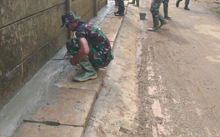 Sepanjang 50 Meter Saluran Air di Jalan Muhari Sudah Rapi