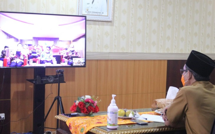 Asisten III Setda Provinsi Bengkulu Gotri Suyanto, saat usai mengikuti Video Conference bersama Inspektur Jenderal (Irjen) Kemendagri RI