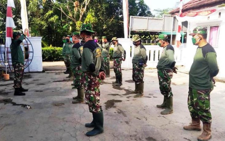 Kapten Parman Terus Motivasi Satgas TMMD Untuk Menyelesaikan Pekerjaan TMMD Reguler Pekalongan