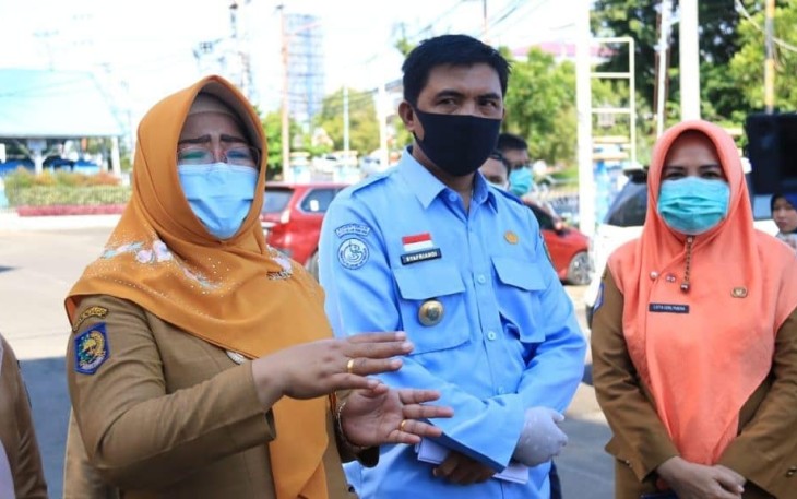 Nelayan Kota Bengkulu Beri 90 KG Ikan Segar Untuk Tenaga Medis  