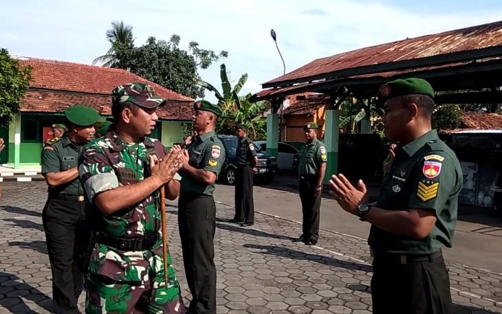 Kodim 0736/Batang Gelar Upacara Kenaikan Pangkat Dengan Sangat Sederhana