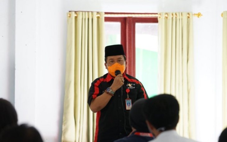Kepala Dinas Pemberdayaan Masyarakat dan Desa Bengkulu Selatan Hamdan Sarbaini