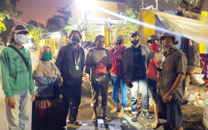 PMII Jakarta Utara Temui Tunawisma Bergerak Membagikan Sembako.