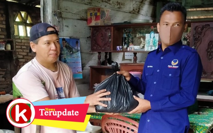 Pemberian bantuan sembako ini merupakan wujud kepeduliannya untuk membantu masyarakat yang terdampak pandemi Covid-19.