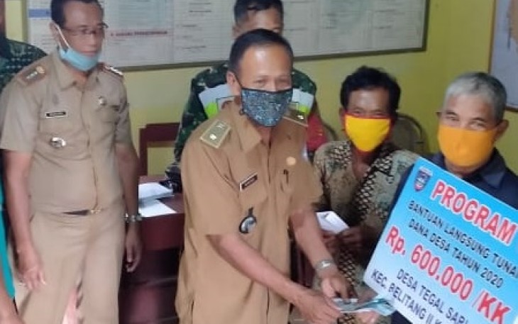 21 KK Warga Desa Tegal Sari OKU Timur Menerima BLT