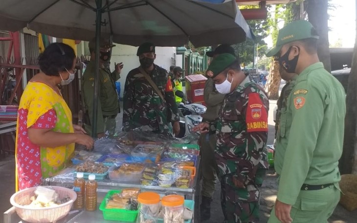 Babinsa Kelurahan Kratonan Ajak Masyarakat Tetap Patuhi Protokol Kesehatan