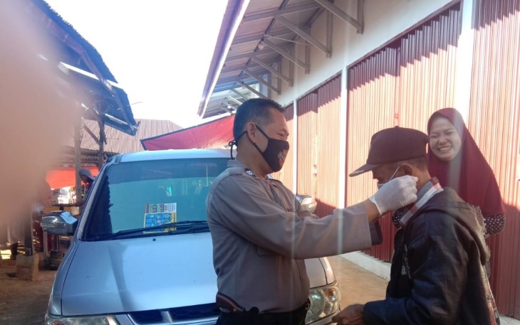 Polsek Mukomuko Selatan Bersama TNI dan Puskesmas Imbau Masyarakat Patuhi Protokol Kesehatan