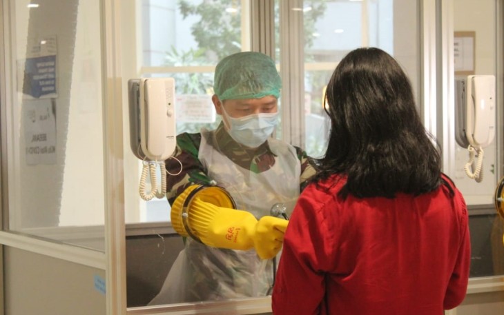 RSD Wisma Atlet Siap Operasionalkan Walking Through Booth