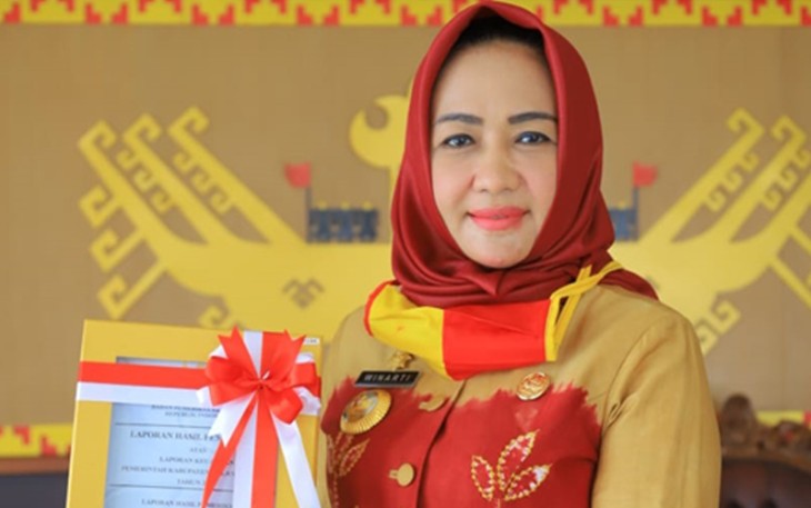 Bupati Tulang Bawang Hj. Winarti SE MH