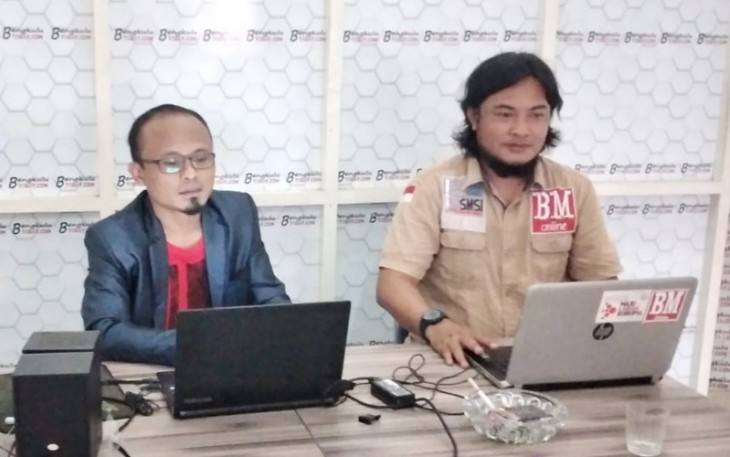 Ketua Smsi Provinsi Bengkulu Wibowo Susilo (Kiri) dan Pemred Berita Merdeka Online Musdamori