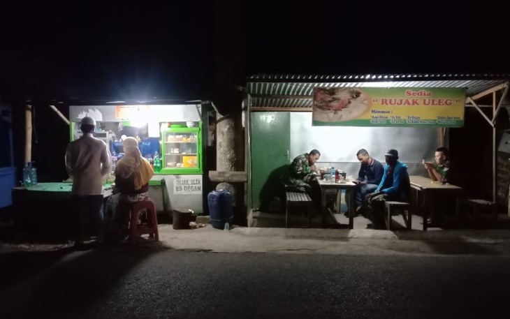 Rujak Uleg Ternyata Digemari Calon Anggota Satgas TMMD