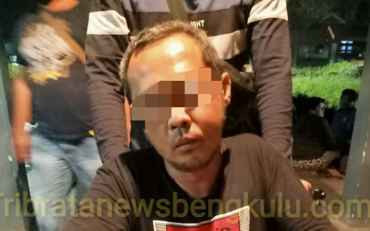 Tersangka saat diamankan