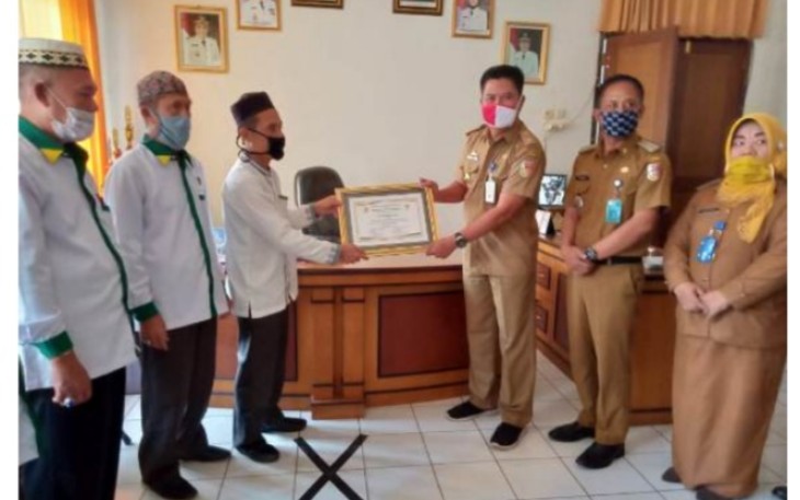 BAZNAS Tulangbawang Beri Penghargaan Pengumpul Zakat Terbanyak