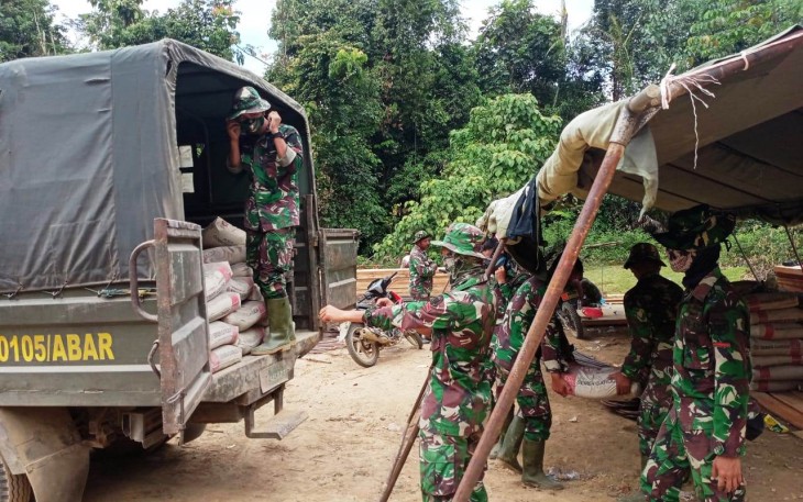 TNI Rela Panggul Semen Sukseskan (TMMD) Reguler-108 Kodim 0105/Abar