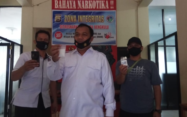 Dir Resnarkoba Polda Bengkulu Kombes Pol Rohhadi saat memberikan keterangan pers