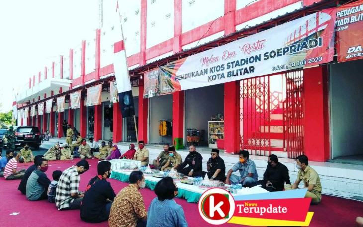 Peresmian Kios Sisi Selatan Stadion Soeprijadi Kota Blitar (foto: Faisal NR / Klikwarta.com) 