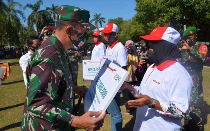 1.000 UMKM Dorong Pikul Kota Kendari Terima Bantuan Kerjasama Kodam XIV/Hsn Dengan Bank BNI Persero Tbk