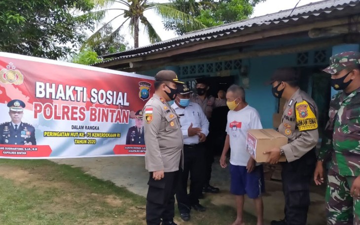 Polres Bintan dan Jajaran Serentak Gelar Bhakti Sosial Dalam Rangka Meriahkan HUT ke-75 Kemerdekan RI