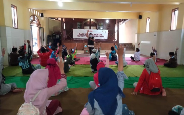 Keseruan Bersama Santri Suku Tengger Bromo