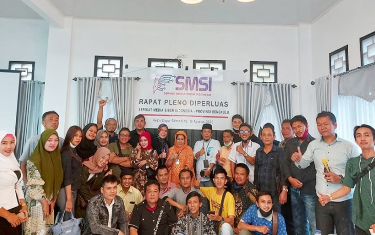 Anggota SMSI Provinsi Bengkulu saat foto bersama