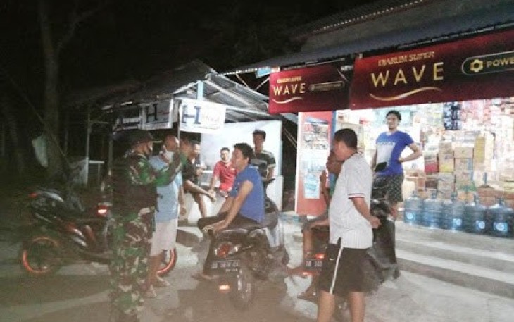 Babinsa bersama bhabinkamtibmas saat gelar patroli
