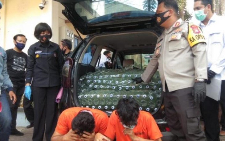 Tersangka dan Barang Bukti saat diamankan