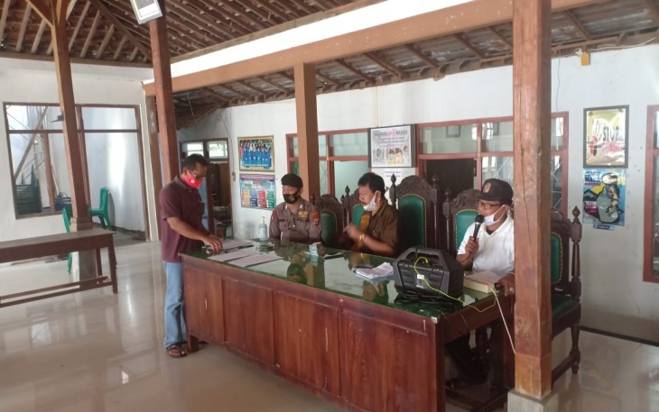 Desa Kalangan Tulungagung Salurkan Bantuan JPS Tahap ke-3 kepada 70 KK