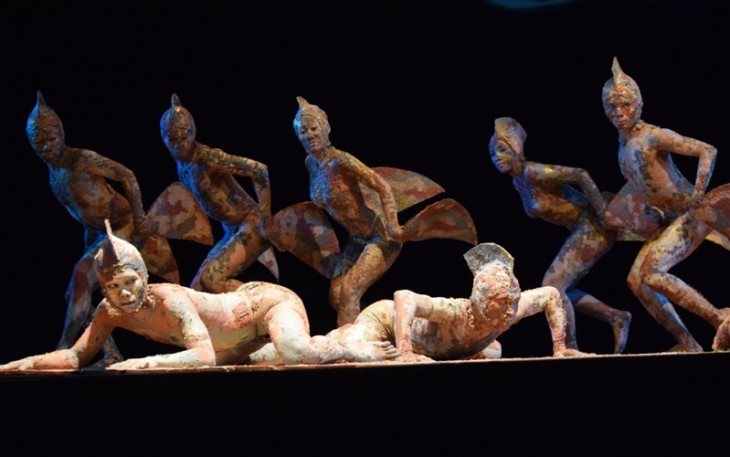Penampilan Prehistoric Body Theatre-Collaboration of USA & Indonesia dalam pagelaran SIPA 2020