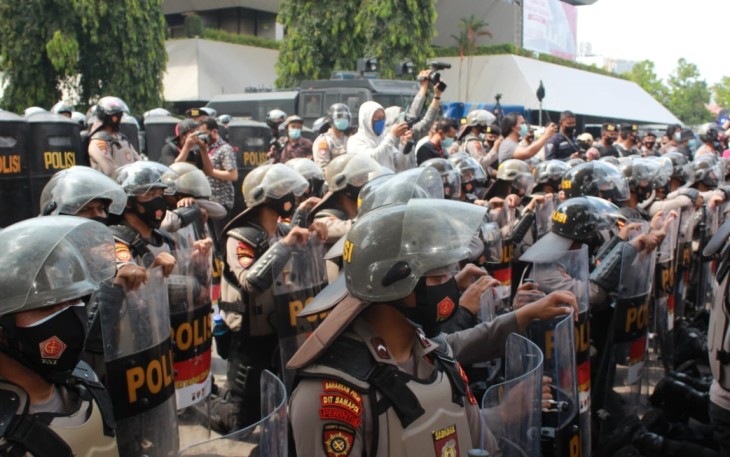 Aksi unjuk rasa di depan Gedung DPRD Jateng, Rabu 7/10/2020