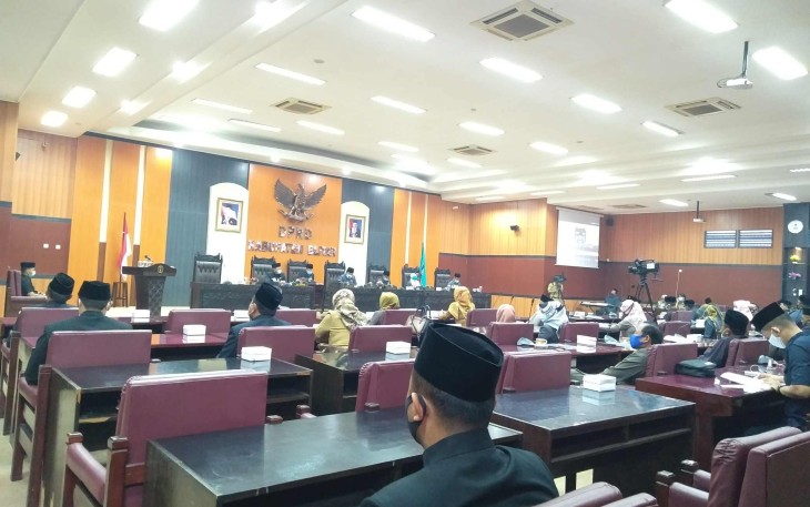 Rapat Paripurna DPRD Kabupaten Blitar, 12 Oktober 2020. (foto : Faisal NR / Kliwarta.com) 