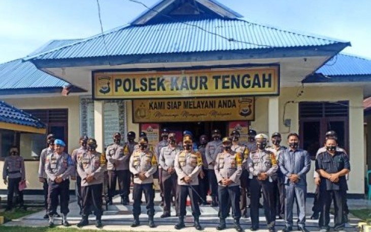 Kapolres Kaur  AKBP Dwi Agung Setyono SIK MH Saat Melakukan Kegiatan Kunjungan Kerja ke Polsek Jajaran Dalam Rangka Sosialisasi Netralitas Polri Dalam Pilkada Serentak 2020