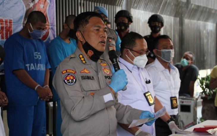 Ditreskrimum Polda Jawa Tengah tangkap 5 orang pelaku pencabulan dan persetubuhan terhadap anak di bawah umur 1 (satu) orang lainya masih DPO.  Kamis (26/11/2020)