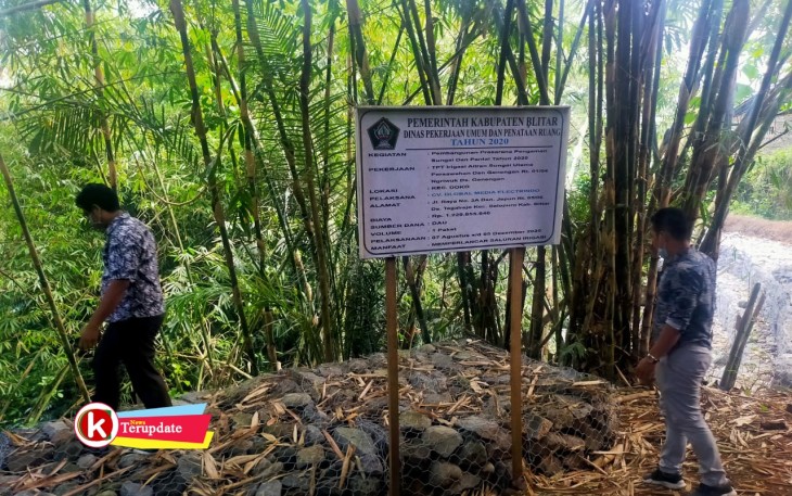 Komisi III Tinjau Proyek Saluran Irigasi (foto : Faisal NR / Klikwarta.com) 