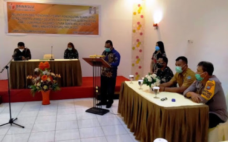 Bersama Unsur Tripika Kecamatan Lembeh Selatan Plh Danramil 1310-02/Lembeh Saksikan Acara Pelantikan PTPS