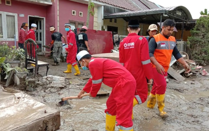 PPPA Daarul Quran Medan Terjunkan Tim Sigab ke Lokasi Banjir di Deli Serdang
