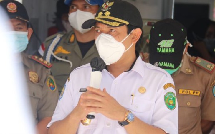 Wakil Walikota Bengkulu Dedy Wahyudi Saat Memberikan Arahan Kepada Para Personil Satpol PP di Halaman Kantor Satpol PP Kota Bengkulu