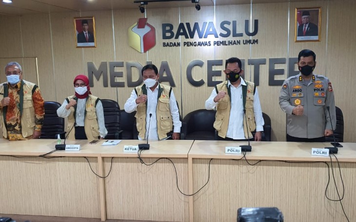 Mabes Pori bersama  Bawaslu dan Gakkumdu melakukan rapat kerja nasional di kantor Bawaslu dalam rangka persiapan akhir pemilihan kepala daerah (Pilkada) Serentak 2020, Kamis (4/12/2020). 