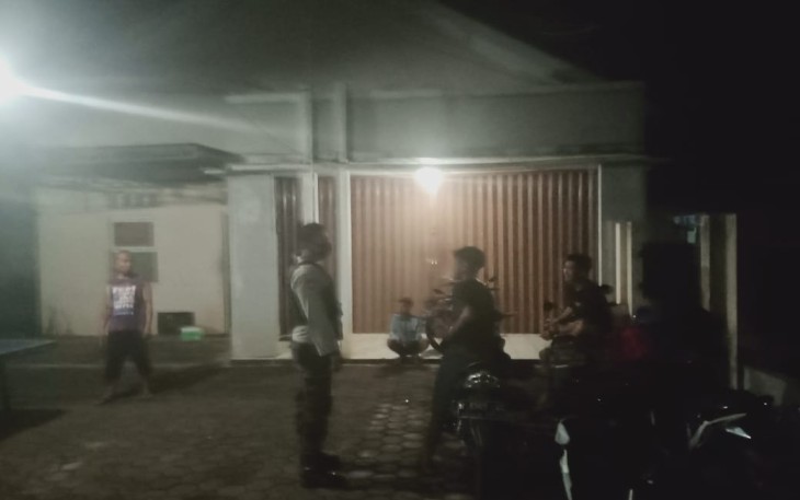 Polsek Singorojo  melaksanakan Patroli Blue Light diwilayah hukum Kecamatan Singorojo Kendal Kamis malam 3/12/2020.