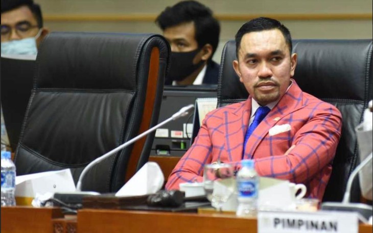 Wakil Ketua Komisi III DPR Ahmad Sahroni saat mberikwn keterangan kepada media di Mapolda Metro Jaya Jakarta, Rabu 9/12/2020