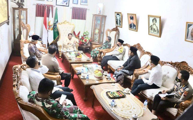 Gubernur Jawa Tengah Ganjar Pranowo Mengajak Kapolda Jateng Irjen Pol Ahmad Luthfi dan Pangdam IV Diponegoro Mayjen TNI Bakti Agus Fadjari Kembali Sowan ke Rumah Habib Luthfi bin Yahya di Pekalongan