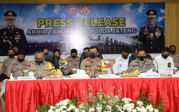 Kapolda saat memberikan keterngan kepada media di Polda Jateng.Rabu 30/12/2020